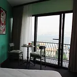 Hostel Ueskuedar *