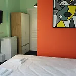 Ueskuedar Hostel
